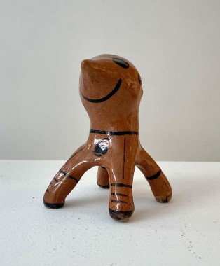 The freak family #14, 2023, γλυπτό-πηλός, 9 x 5.5 x 6 εκ., αρ. κτ. 4021